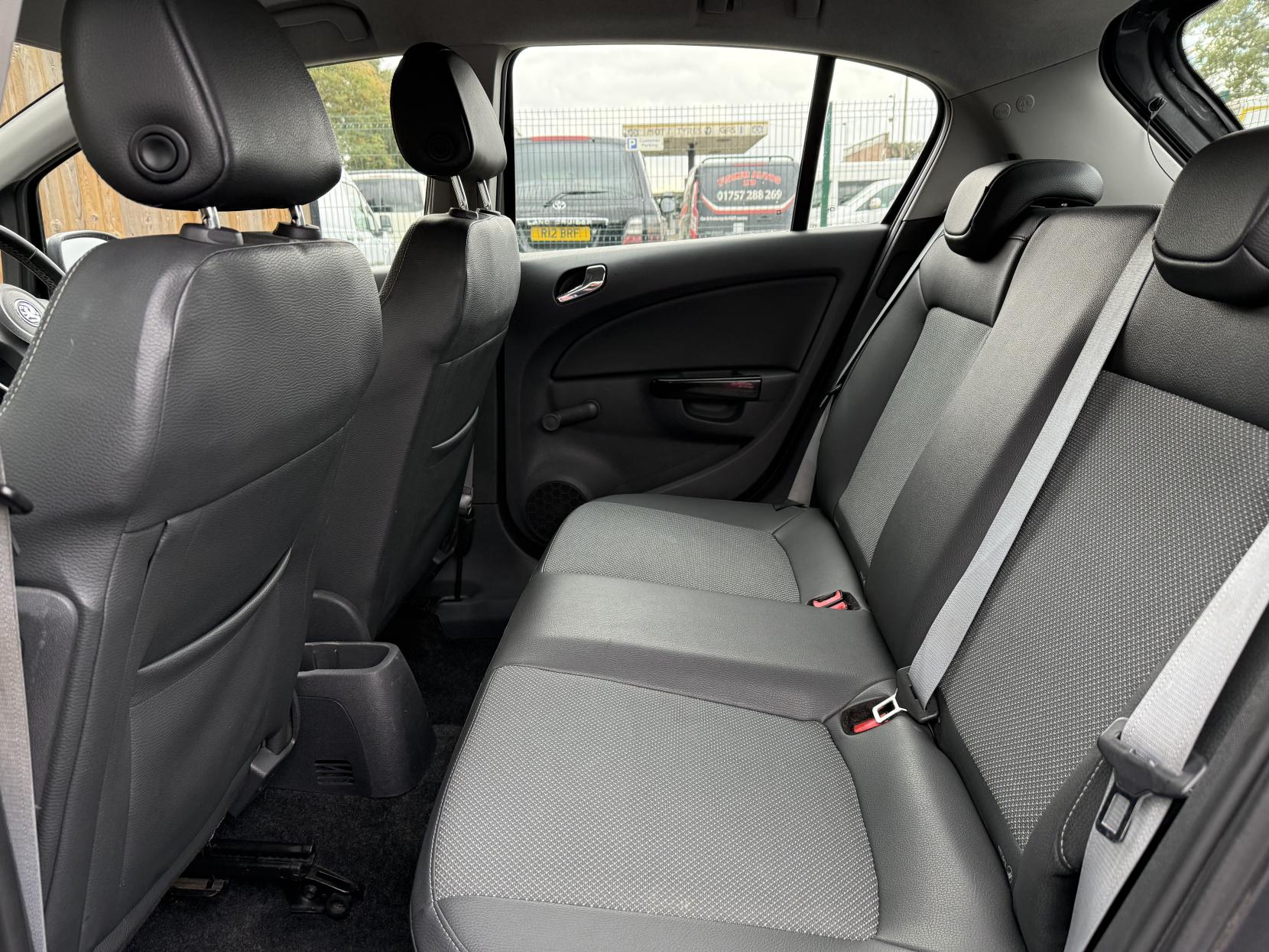 Vauxhall Corsa 1.2i 16v SE Hatchback 5dr Petrol Manual (a/c) (124 g/km, 84 bhp)