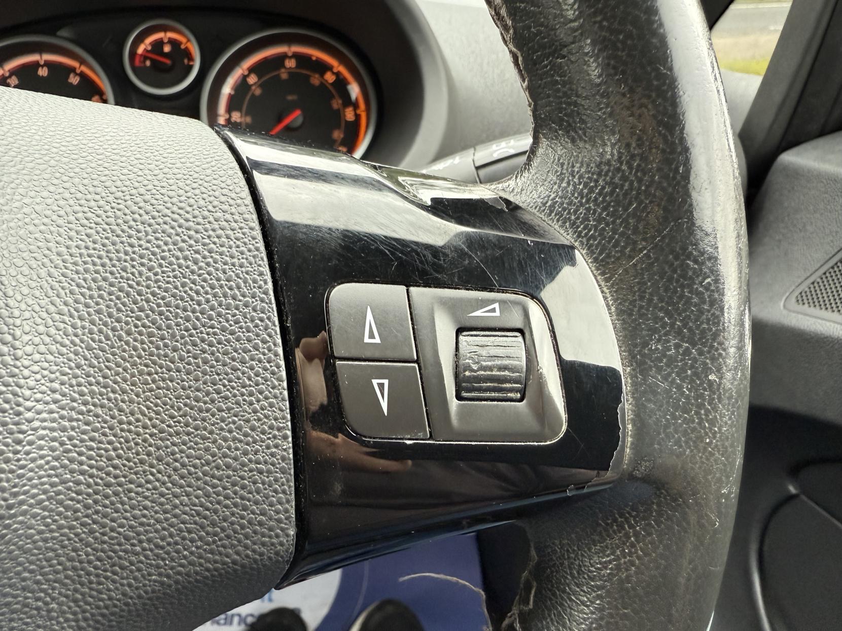 Vauxhall Corsa 1.2i 16v SE Hatchback 5dr Petrol Manual (a/c) (124 g/km, 84 bhp)