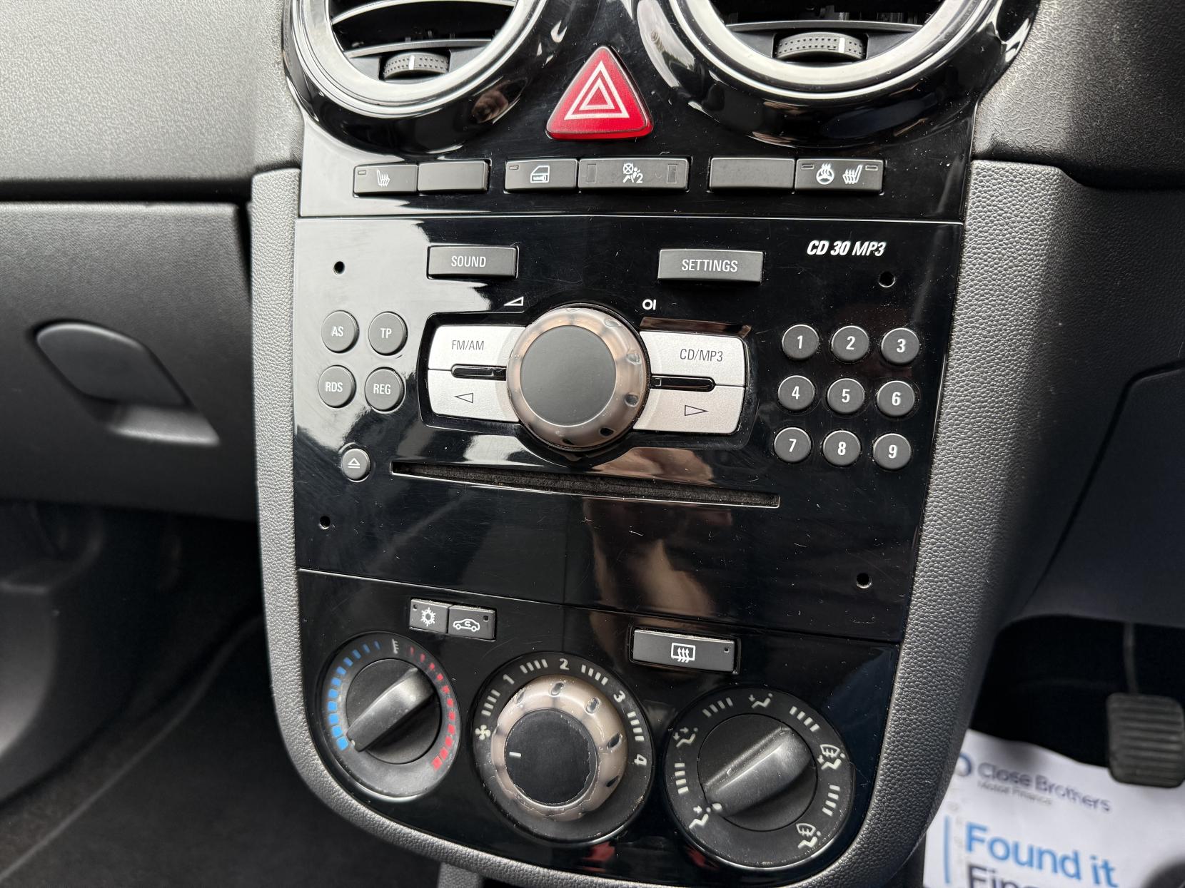 Vauxhall Corsa 1.2i 16v SE Hatchback 5dr Petrol Manual (a/c) (124 g/km, 84 bhp)