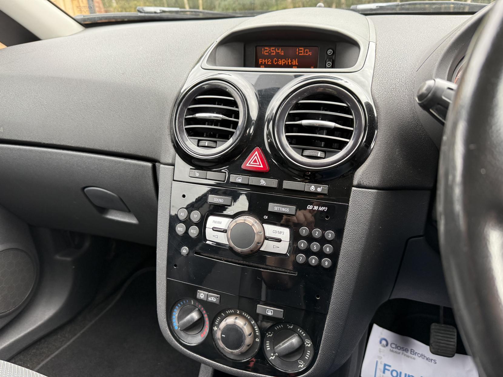 Vauxhall Corsa 1.2i 16v SE Hatchback 5dr Petrol Manual (a/c) (124 g/km, 84 bhp)