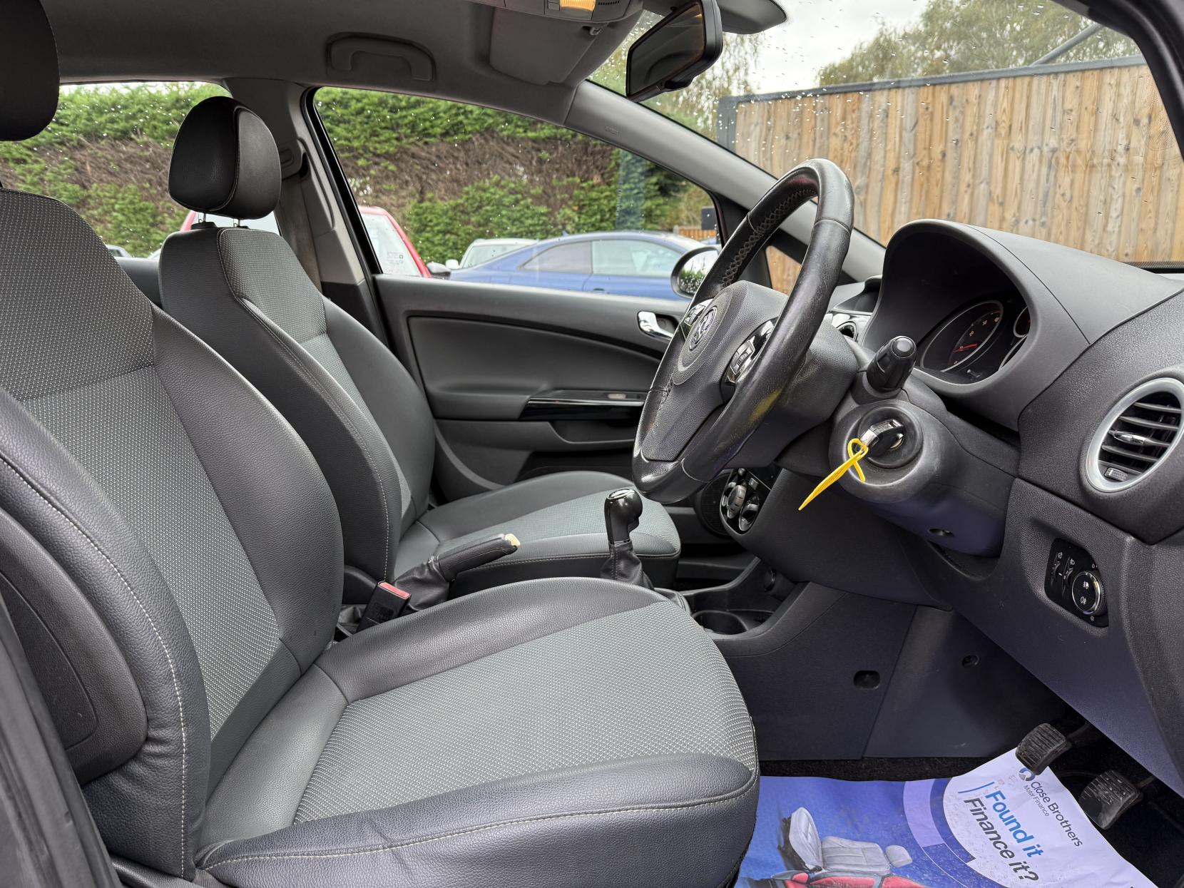 Vauxhall Corsa 1.2i 16v SE Hatchback 5dr Petrol Manual (a/c) (124 g/km, 84 bhp)