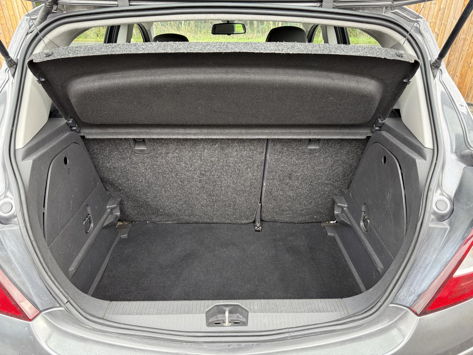 Vauxhall Corsa 1.2i 16v SE Hatchback 5dr Petrol Manual (a/c) (124 g/km, 84 bhp)