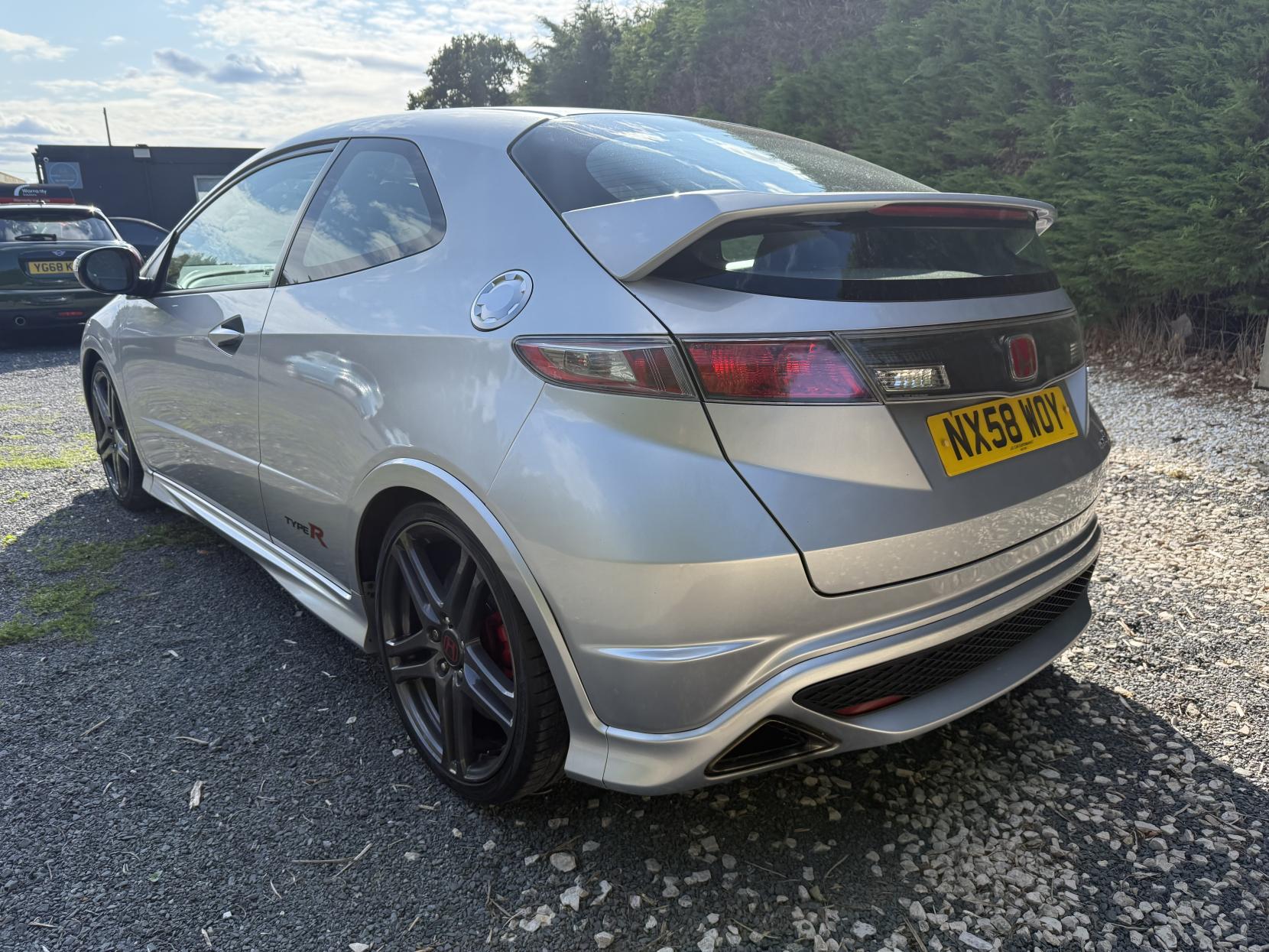 Honda Civic 2.0 i-VTEC Type R GT Hatchback 3dr Petrol Manual (215 g/km, 197 bhp)