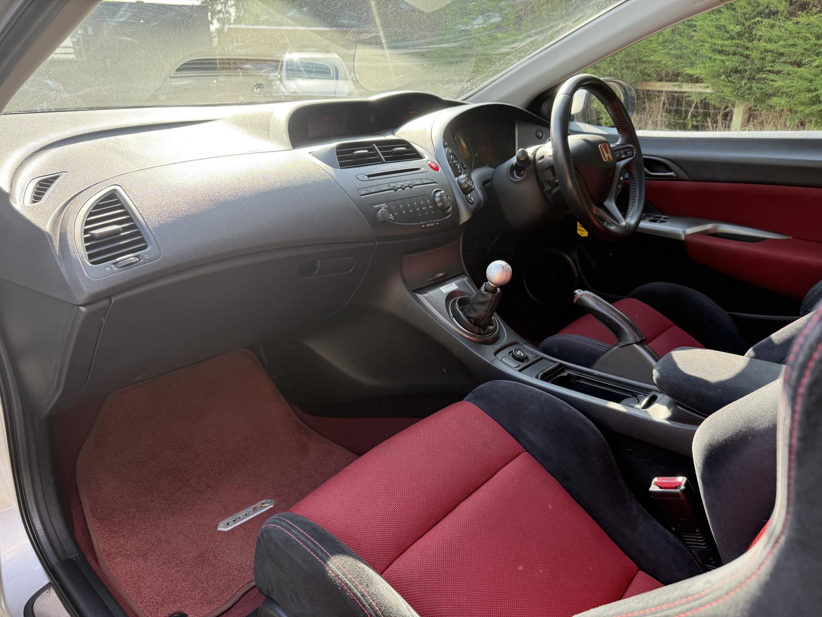 Honda Civic 2.0 i-VTEC Type R GT Hatchback 3dr Petrol Manual (215 g/km, 197 bhp)