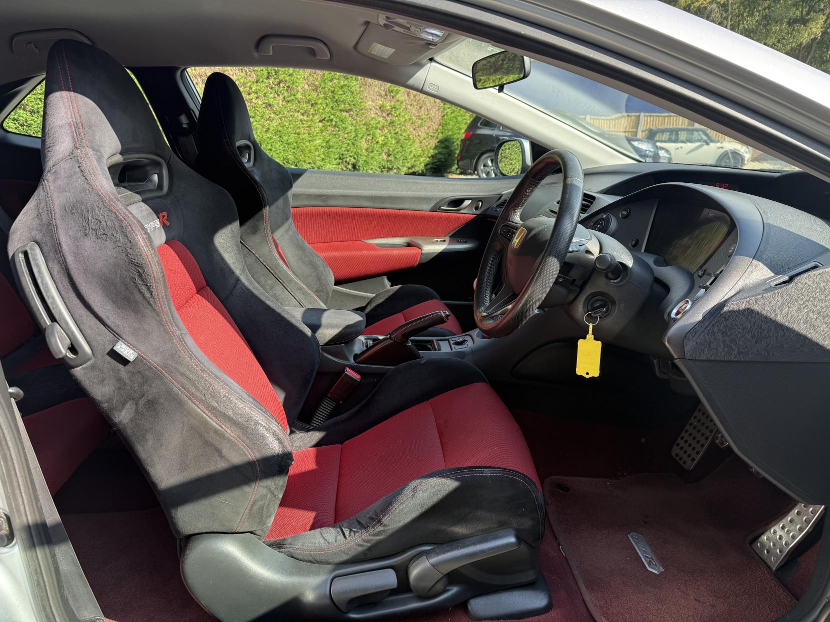 Honda Civic 2.0 i-VTEC Type R GT Hatchback 3dr Petrol Manual (215 g/km, 197 bhp)