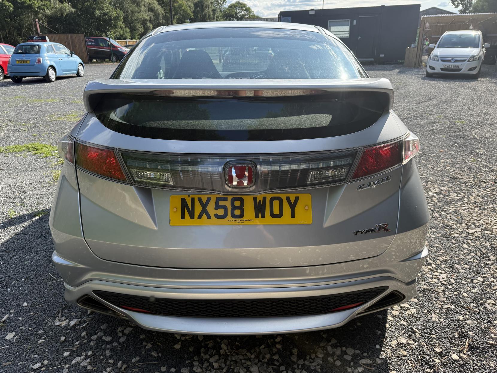 Honda Civic 2.0 i-VTEC Type R GT Hatchback 3dr Petrol Manual (215 g/km, 197 bhp)