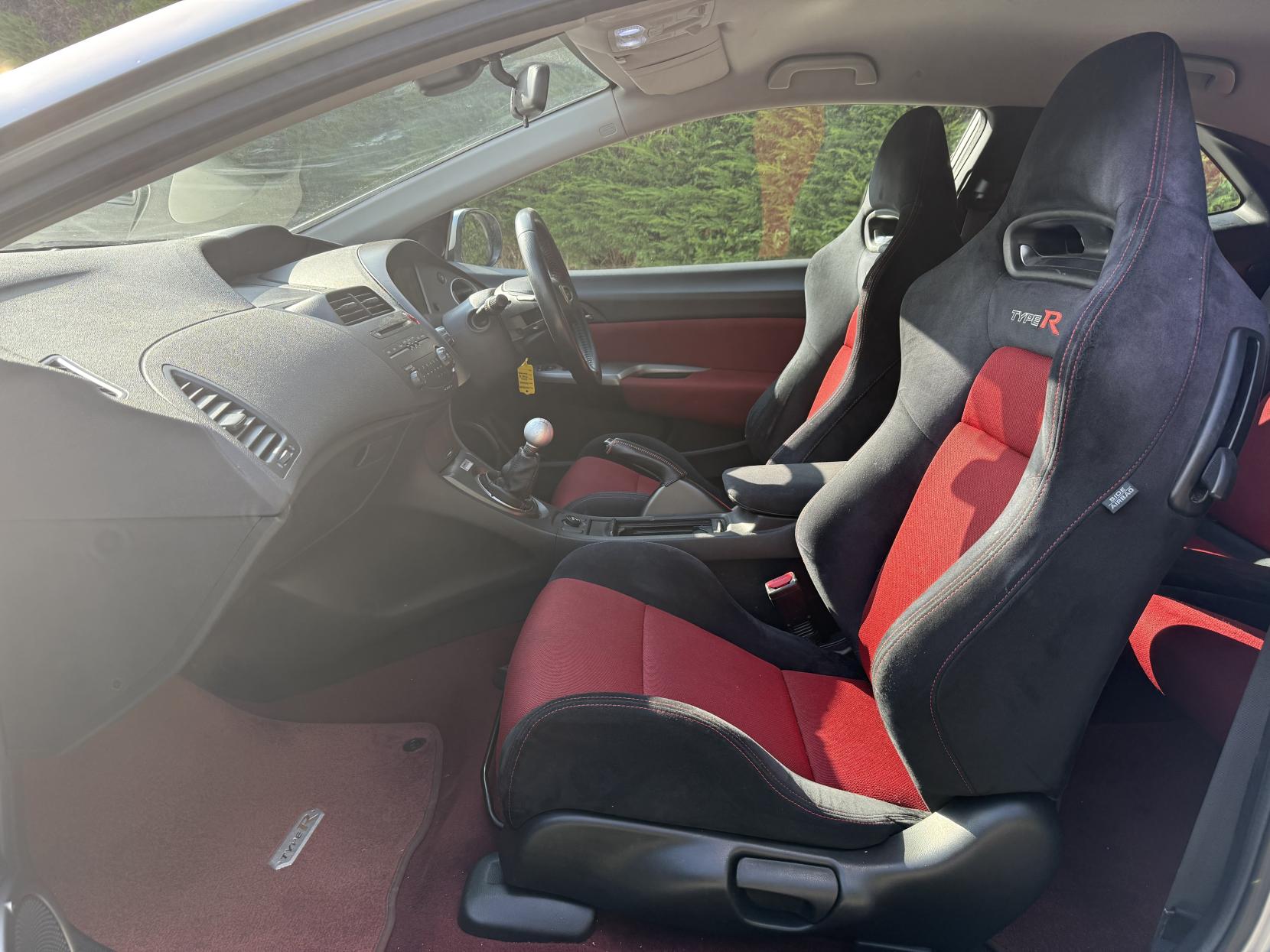 Honda Civic 2.0 i-VTEC Type R GT Hatchback 3dr Petrol Manual (215 g/km, 197 bhp)