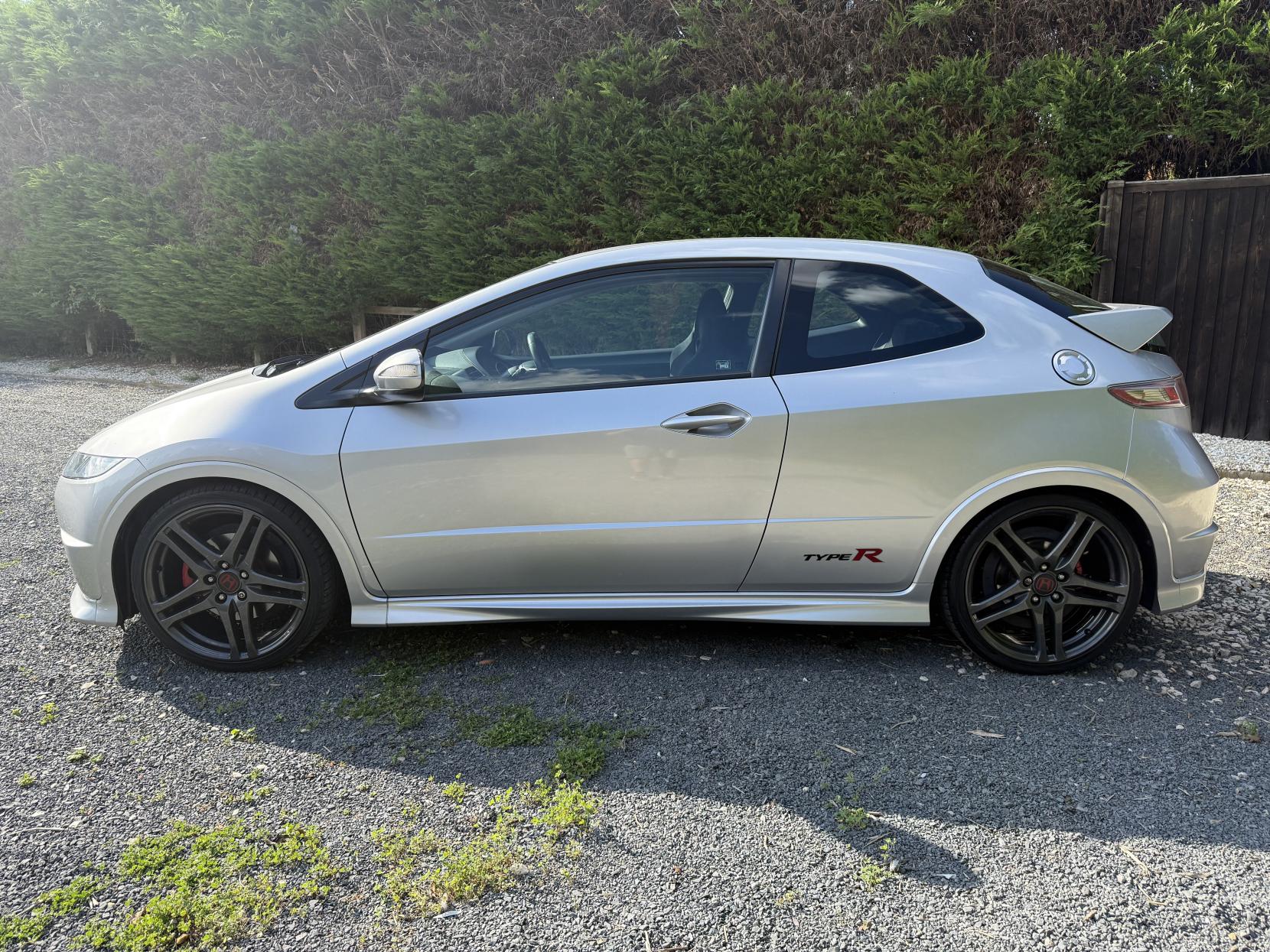 Honda Civic 2.0 i-VTEC Type R GT Hatchback 3dr Petrol Manual (215 g/km, 197 bhp)