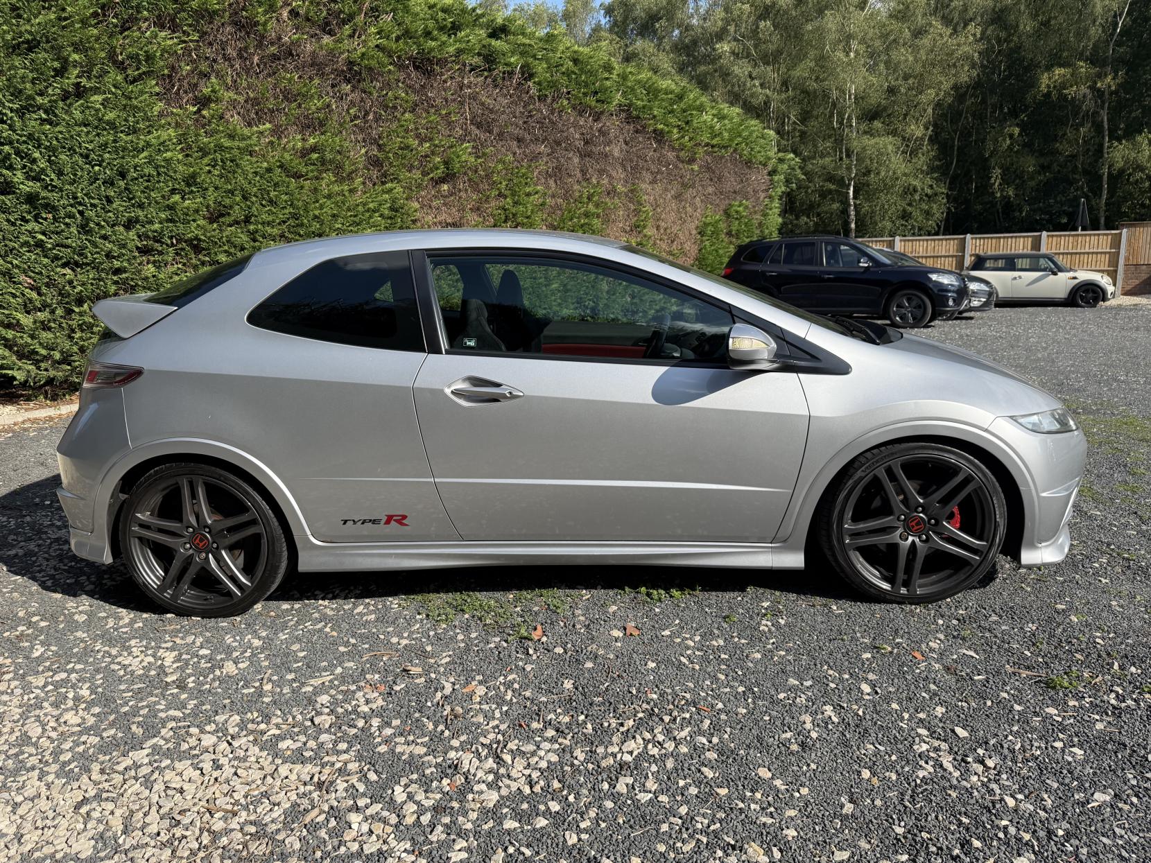 Honda Civic 2.0 i-VTEC Type R GT Hatchback 3dr Petrol Manual (215 g/km, 197 bhp)