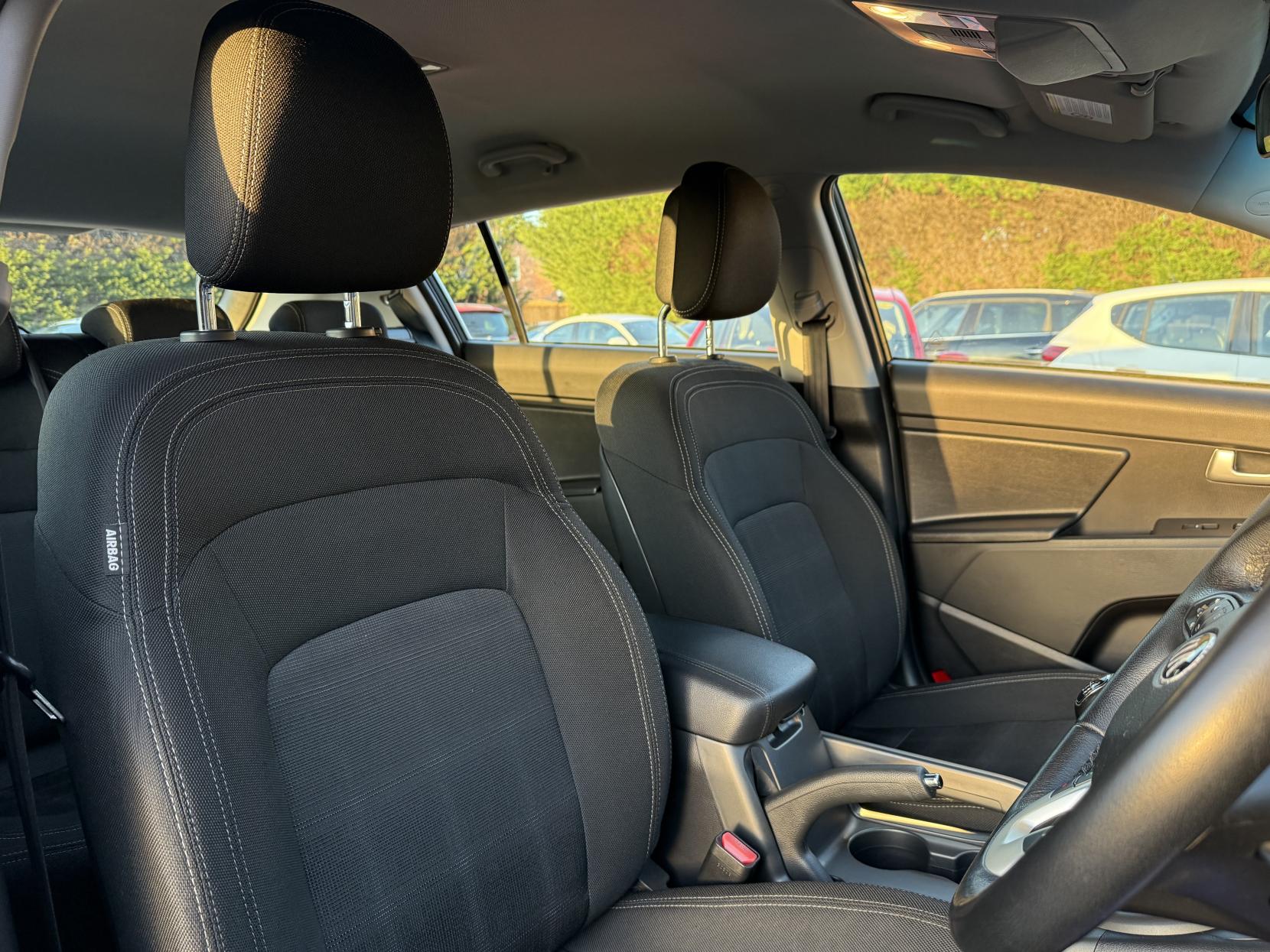 Kia Sportage 1.7 CRDi EcoDynamics 1 SUV 5dr Diesel Manual 2WD Euro 5 (s/s) (114 bhp)