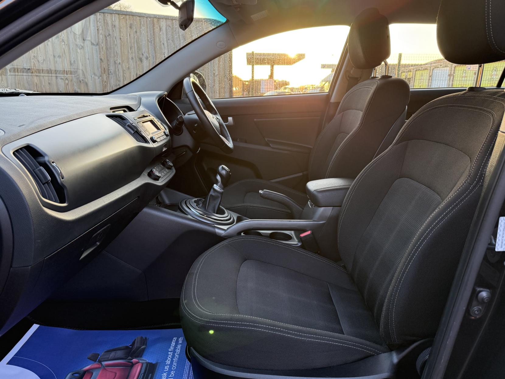 Kia Sportage 1.7 CRDi EcoDynamics 1 SUV 5dr Diesel Manual 2WD Euro 5 (s/s) (114 bhp)