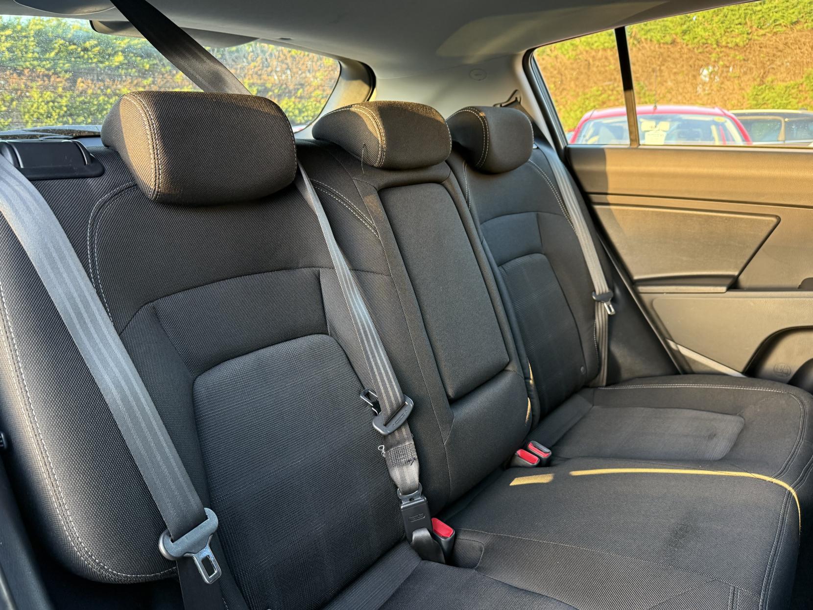 Kia Sportage 1.7 CRDi EcoDynamics 1 SUV 5dr Diesel Manual 2WD Euro 5 (s/s) (114 bhp)