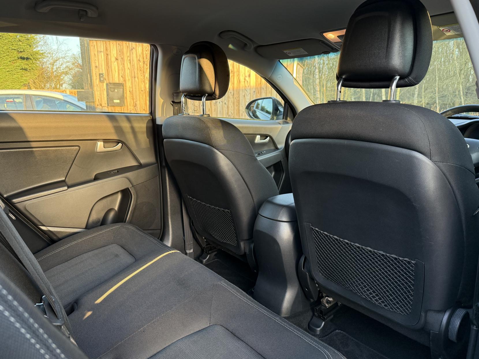 Kia Sportage 1.7 CRDi EcoDynamics 1 SUV 5dr Diesel Manual 2WD Euro 5 (s/s) (114 bhp)