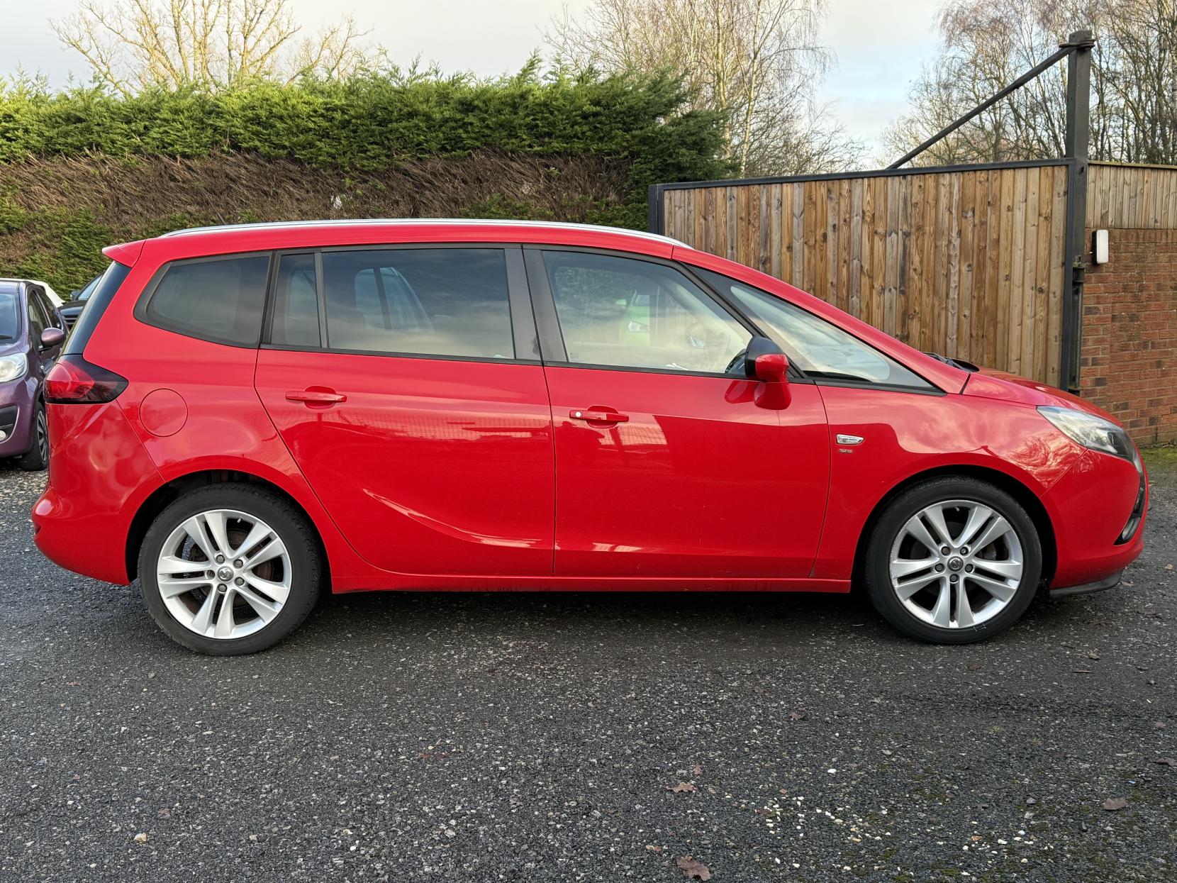 Vauxhall Zafira Tourer 1.4i Turbo SRi MPV 5dr Petrol Manual Euro 6 (140 ps)