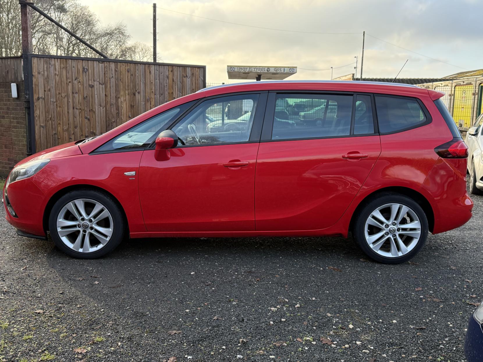 Vauxhall Zafira Tourer 1.4i Turbo SRi MPV 5dr Petrol Manual Euro 6 (140 ps)