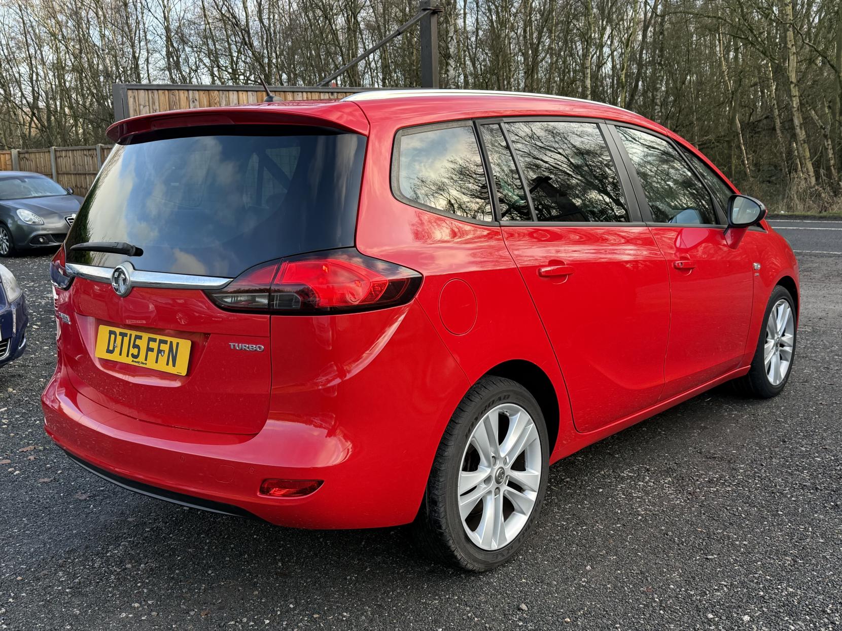 Vauxhall Zafira Tourer 1.4i Turbo SRi MPV 5dr Petrol Manual Euro 6 (140 ps)
